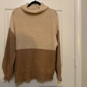 American Eagle turtleneck sweater. Size small, beige and cream color